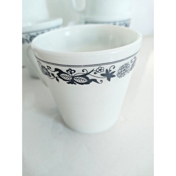 4 Vintage Pyrex Milk Glass “Old Town Blue Onion” 8 oz. Mugs - Picture 2 of 11